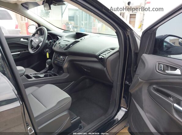 1FMCU9GD2HUE50375 2017 FORD ESCAPE Черный Вид салона спереди