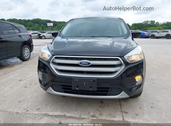 1FMCU9GD2HUE50375 2017 FORD ESCAPE Черный Вид щитка приборов