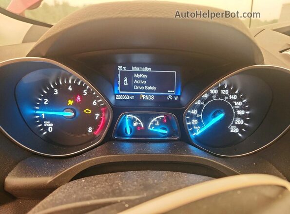 1FMCU9GD2JUA14258 2018 FORD ESCAPE Red Սարքավորումների վահանակի տեսք