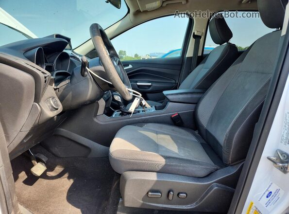 1FMCU9GD2JUA77666 2018 FORD ESCAPE White Front interior view