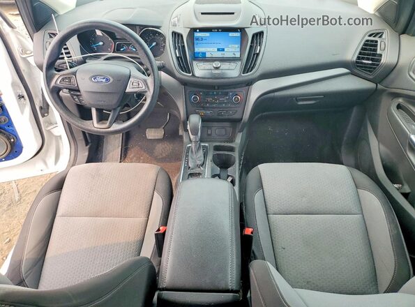 1FMCU9GD2JUB23061 2018 FORD ESCAPE Белый Вид панели приборов