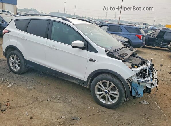 1FMCU9GD2JUB23061 2018 FORD ESCAPE Белый Передняя правая четверть
