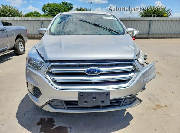 1FMCU9GD2KUB90535 2019 FORD ESCAPE Серебряный Вид спереди