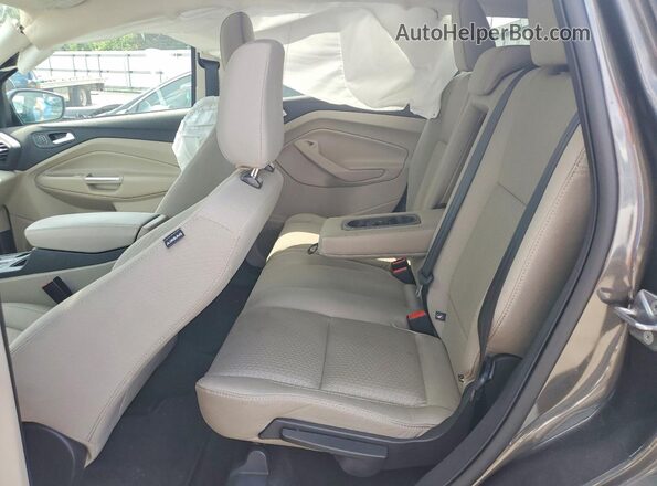 1FMCU9GD2KUC37000 2019 FORD ESCAPE Gray Widok wnętrza z tyłu