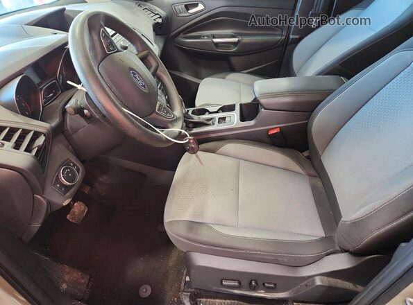 1FMCU9GD3HUA67481 2017 FORD ESCAPE Beige Вид салону спереду
