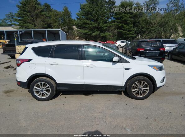 1FMCU9GD3HUC83167 2017 FORD ESCAPE White Вид задньої частини салону
