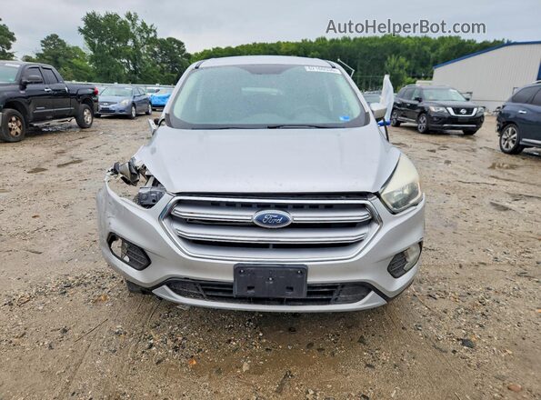 1FMCU9GD3HUC98381 2017 FORD ESCAPE Silver Widok z przodu