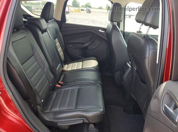 1FMCU9GD3HUD06365 2017 FORD ESCAPE Red Widok wnętrza z tyłu