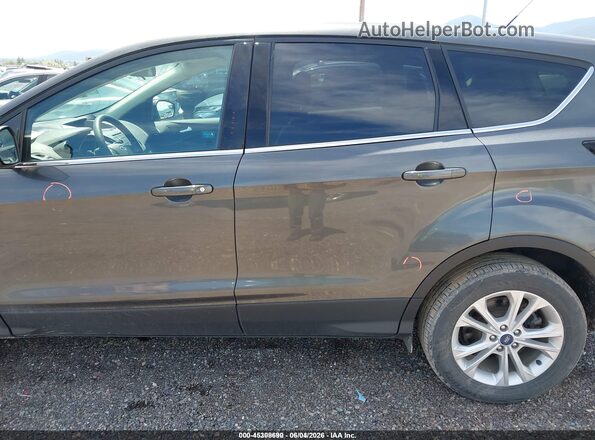 1FMCU9GD3HUE18566 2017 FORD ESCAPE Gray Вид спереду