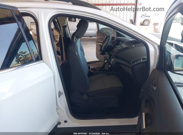 1FMCU9GD3JUA97876 2018 FORD ESCAPE White Widok wnętrza z przodu