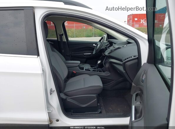 1FMCU9GD3JUB73080 2018 FORD ESCAPE Белый Вид салона спереди