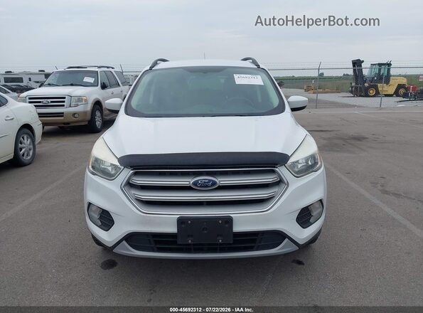 1FMCU9GD3JUB73080 2018 FORD ESCAPE Белый Вид щитка приборов