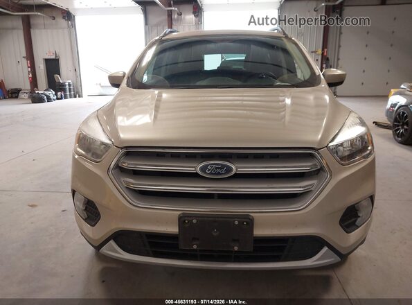 1FMCU9GD3JUD08834 2018 FORD ESCAPE Gold Սարքավորումների վահանակի տեսք