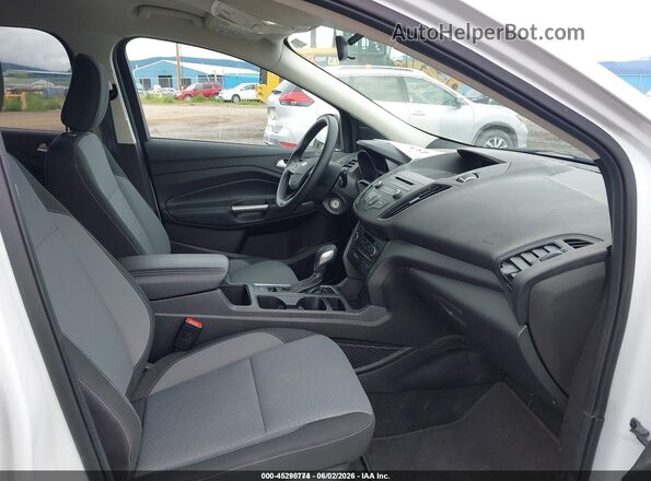 1FMCU9GD3JUD08929 2018 FORD ESCAPE White Front interior view