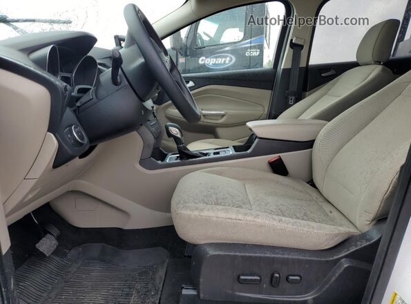 1FMCU9GD3KUB25807 2019 FORD ESCAPE Белый Вид салона спереди