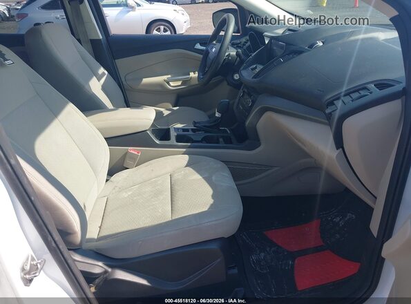 1FMCU9GD4HUA32870 2017 FORD ESCAPE White Front interior view