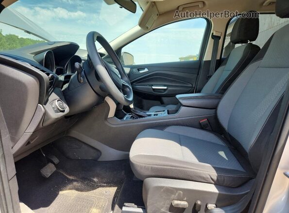 1FMCU9GD4HUB99245 2017 FORD ESCAPE Серый Вид салона спереди