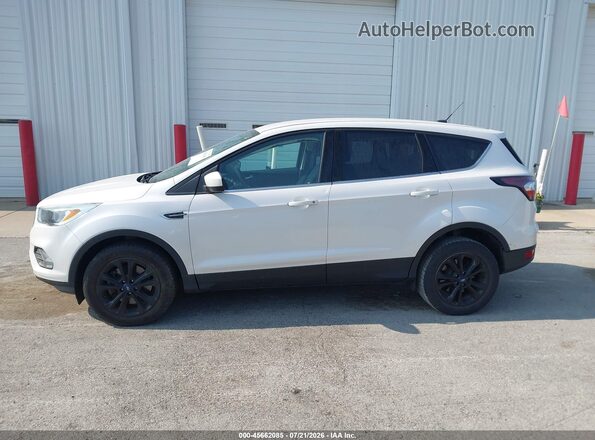 1FMCU9GD4HUC24127 2017 FORD ESCAPE Белый Панорамный вид салона 360°