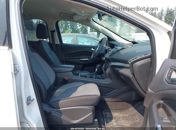 1FMCU9GD4HUC51747 2017 FORD ESCAPE White Widok wnętrza z przodu