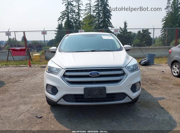 1FMCU9GD4HUC51747 2017 FORD ESCAPE White Widok wnętrza z tyłu