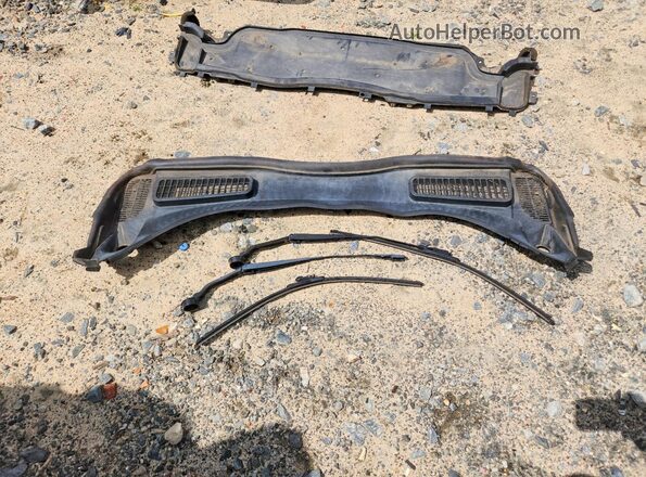 1FMCU9GD4HUC66457 2017 FORD ESCAPE Красный Вид наклейки с VIN-кодом
