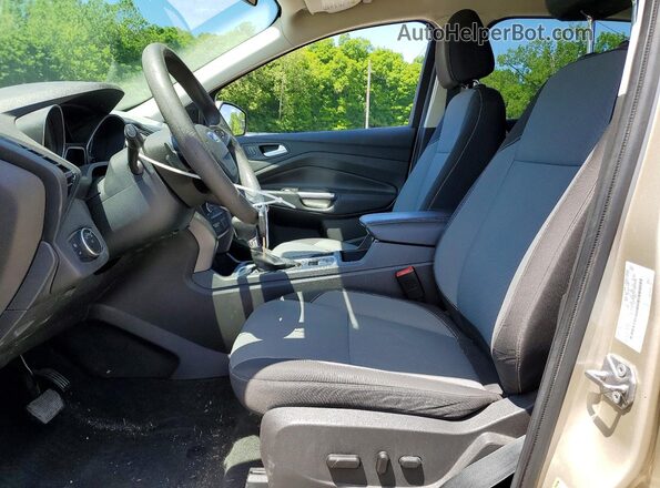 1FMCU9GD4HUC70850 2017 FORD ESCAPE Cream Front interior view