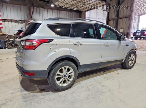 1FMCU9GD4JUB43263 2018 FORD ESCAPE Silver Задня права чверть