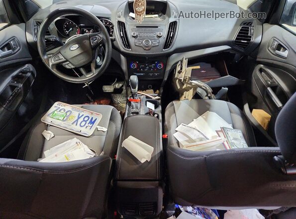 1FMCU9GD4JUB43263 2018 FORD ESCAPE Silver Вид панелі приладів