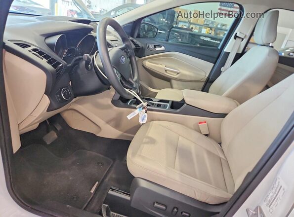 1FMCU9GD4JUB72729 2018 FORD ESCAPE White Widok wnętrza z przodu