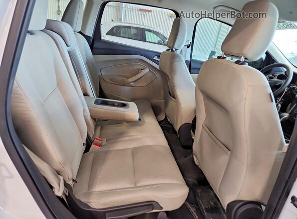 1FMCU9GD4JUB72729 2018 FORD ESCAPE White Widok tylnych siedzeń