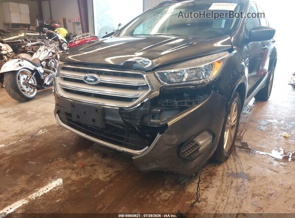 1FMCU9GD4JUC43623 2018 FORD ESCAPE Серый Вид спереди