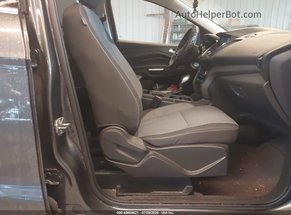 1FMCU9GD4JUC43623 2018 FORD ESCAPE Серый Вид салона спереди