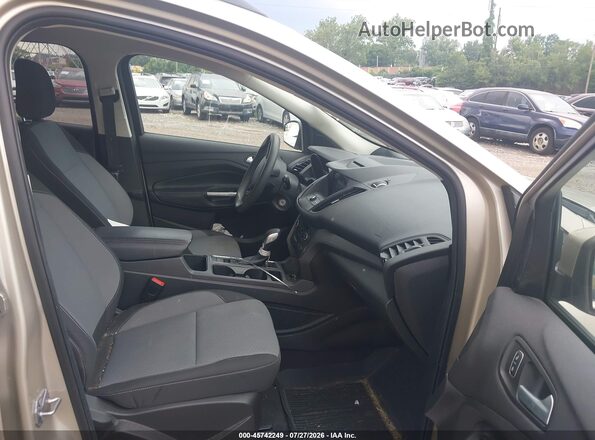 1FMCU9GD4JUC84012 2018 FORD ESCAPE Gold Widok wnętrza z przodu