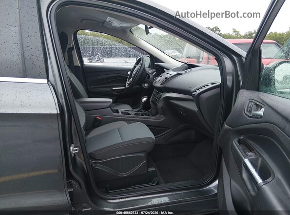 1FMCU9GD4JUD08101 2018 FORD ESCAPE Gray Вид салону спереду