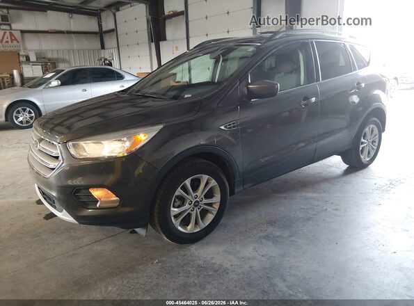 1FMCU9GD4JUD08793 2018 FORD ESCAPE Gray წინა მარცხენა ხედი სამი მეოთხედიდან