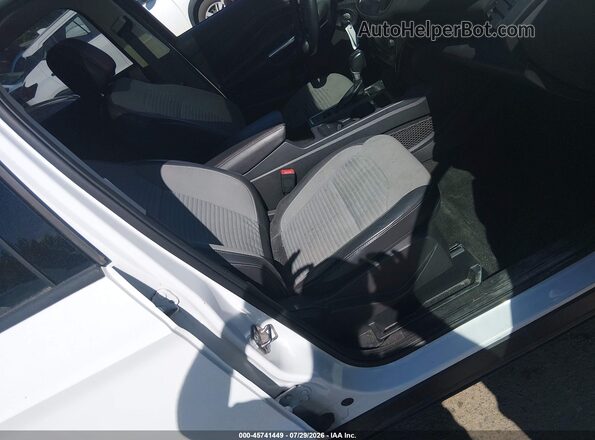 1FMCU9GD5HUA03703 2017 FORD ESCAPE White Սալոնի դիմացի տեսք