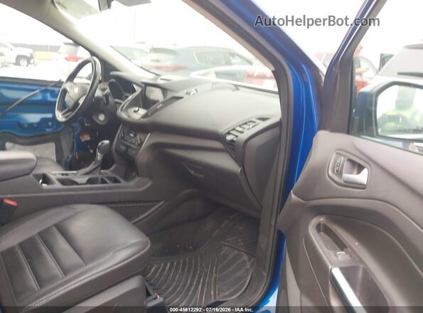 1FMCU9GD5HUB27518 2017 FORD ESCAPE Синий Вид салона спереди