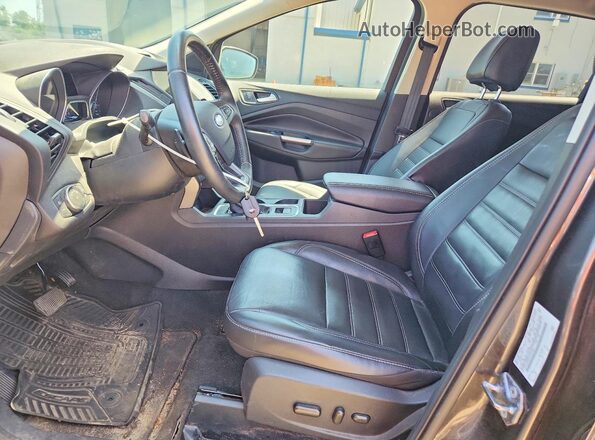 1FMCU9GD5HUD55986 2017 FORD ESCAPE Gray Вид салону спереду
