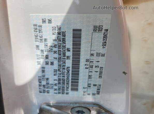 1FMCU9GD5HUD94576 2017 FORD ESCAPE White Vista del compartimento del motor