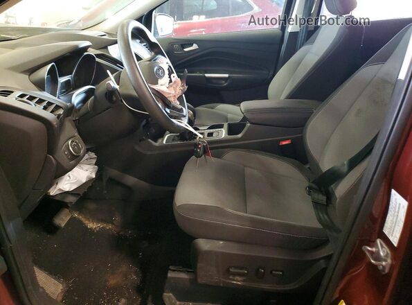 1FMCU9GD5JUC75531 2018 FORD ESCAPE Бордовый Вид салона спереди
