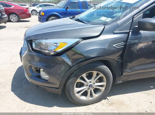 1FMCU9GD5JUC90157 2018 FORD ESCAPE Gray Вид спереду