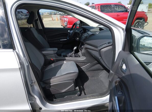 1FMCU9GD5JUD08687 2018 FORD ESCAPE Silver Vista interior delantera
