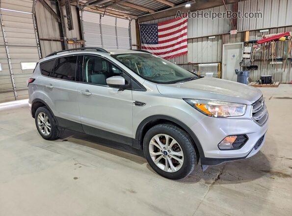 1FMCU9GD5JUD35372 2018 FORD ESCAPE Silver Front right