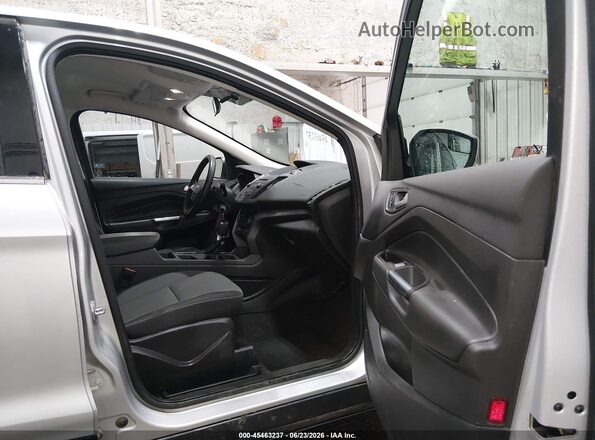 1FMCU9GD6HUA41344 2017 FORD ESCAPE Silver Вид салону спереду