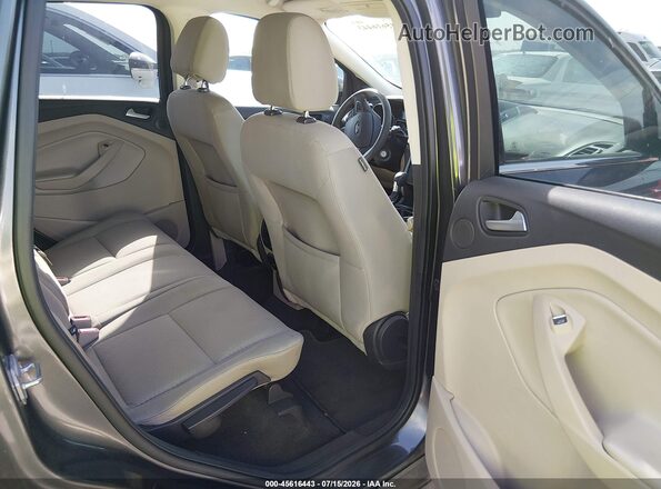 1FMCU9GD6HUB82706 2017 FORD ESCAPE Gray Widok naklejki z numerem VIN