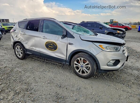 1FMCU9GD6HUC66556 2017 FORD ESCAPE Silver Front right