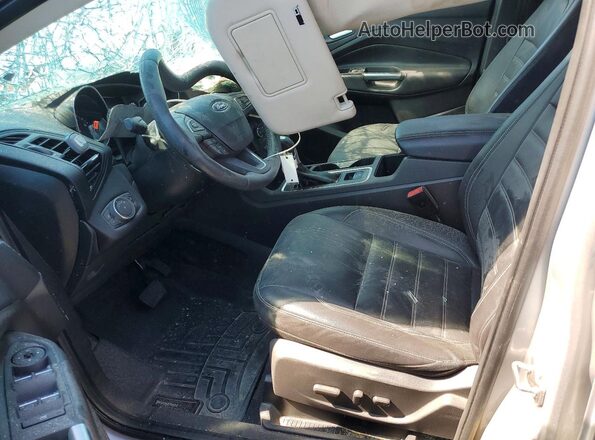 1FMCU9GD6HUC66556 2017 FORD ESCAPE Silver Front interior view