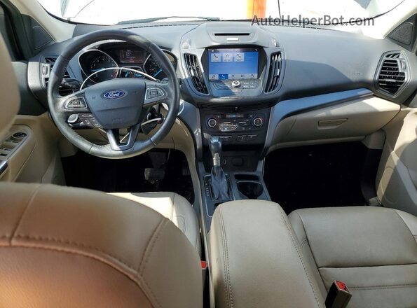 1FMCU9GD6HUC72664 2017 FORD ESCAPE Gray Vista del salpicadero