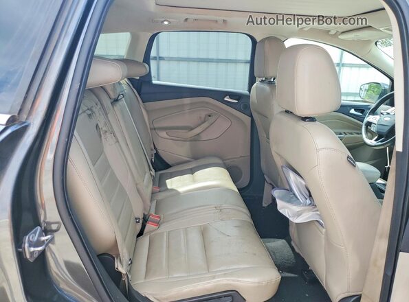 1FMCU9GD6HUC72664 2017 FORD ESCAPE Gray Vista interior trasera
