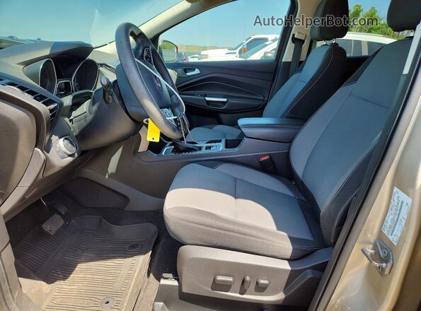 1FMCU9GD6HUE82407 2017 FORD ESCAPE Gold Вид салону спереду